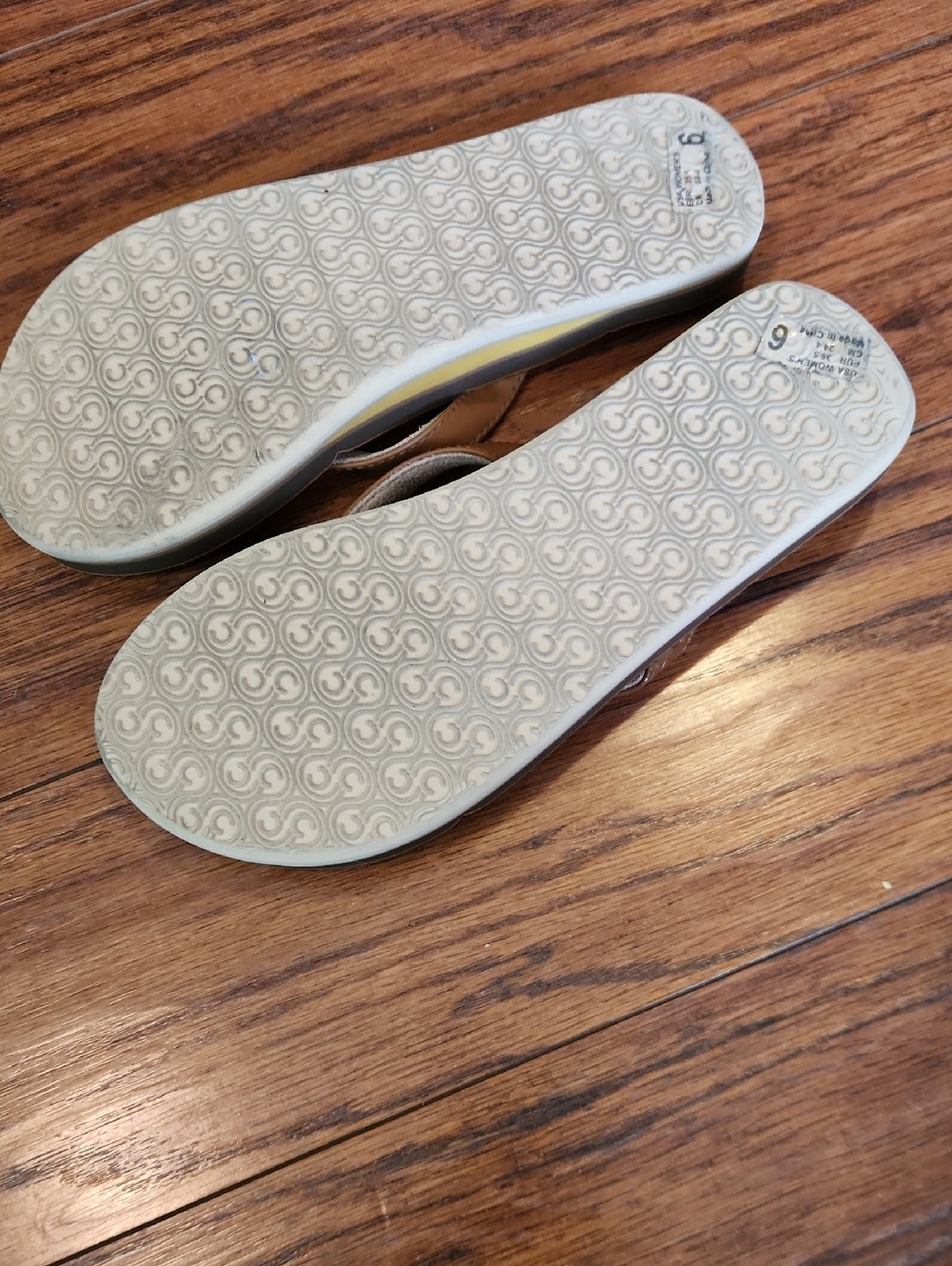 Cobian Kona Brown Womens Sandals - Picture 5 of 8